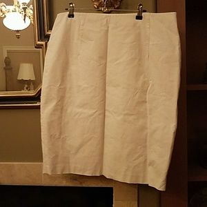 covers white skirt fully lined size 16au